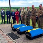 На Львівщині перепоховали останки трьох невідомих ...