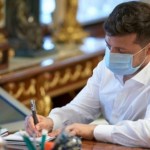 Президент підписав закон, що звільняє внутрішньо п...