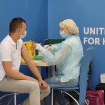 Центри вакцинації продовжують працювати 23 і 24 се...