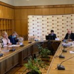 Для 3-х дітей-сиріт та дітей позбавлених батьківсь...