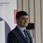 Громад навчають практичним навичкам з управління р...