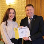 Максим Козицький вручив сертифікати стажерам, які ...