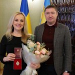 Максим Козицький вручив державну нагороду солістці...