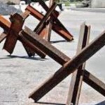 Львівщина забезпечує блокпости протитанковими їжак...