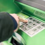 Як повернути гроші, якщо при користуванні банкомат...
