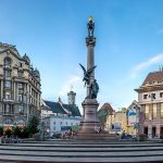 Біля пам'ятника Міцкевичу у центрі Львова планують...