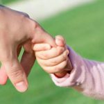 На порталі Дія працює послуга - Усиновлення