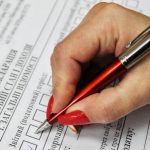 Податківці роз’яснюють громадянам порядок декларув...