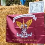 Вчора у Львові встановили Тризуб з дідухів
