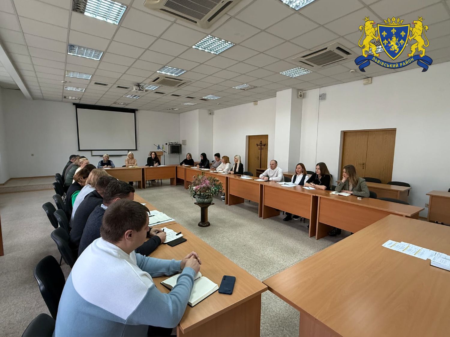 апаратна нарада, 13 жовтня
