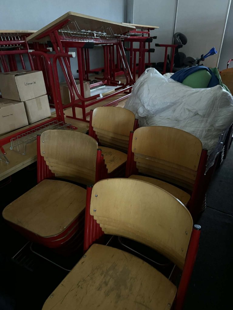 розвантаження вантажівки