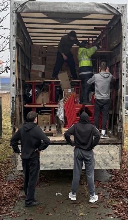 розвантаження вантажівки
