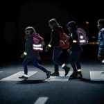 дфти з флікерами переходять дорогу вночі