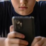 Як уберегти підлітка від вербування: поради для батьків