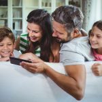Гаджети й діти: як повернути контроль та навчити дитину цифрової гігієни