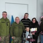 Пам'ять і шана: родині полеглого захисника Андрія ...