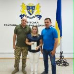 Перший заступник голови Львівської РДА Андрій Ковальський вручив почесні відзнаки родичам захисників