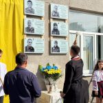 Вчора на фасадах шкіл Жовківської громади відкрили меморіальні таблиці на честь полеглих захисників.