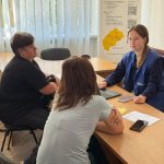 Нещодавно в Офісі підтримки цивільного населення у місті Кам’янка-Бузька, який діє при Львівській районній державній адміністрації, працювали фахівці благодійного фонду «Право на захист»